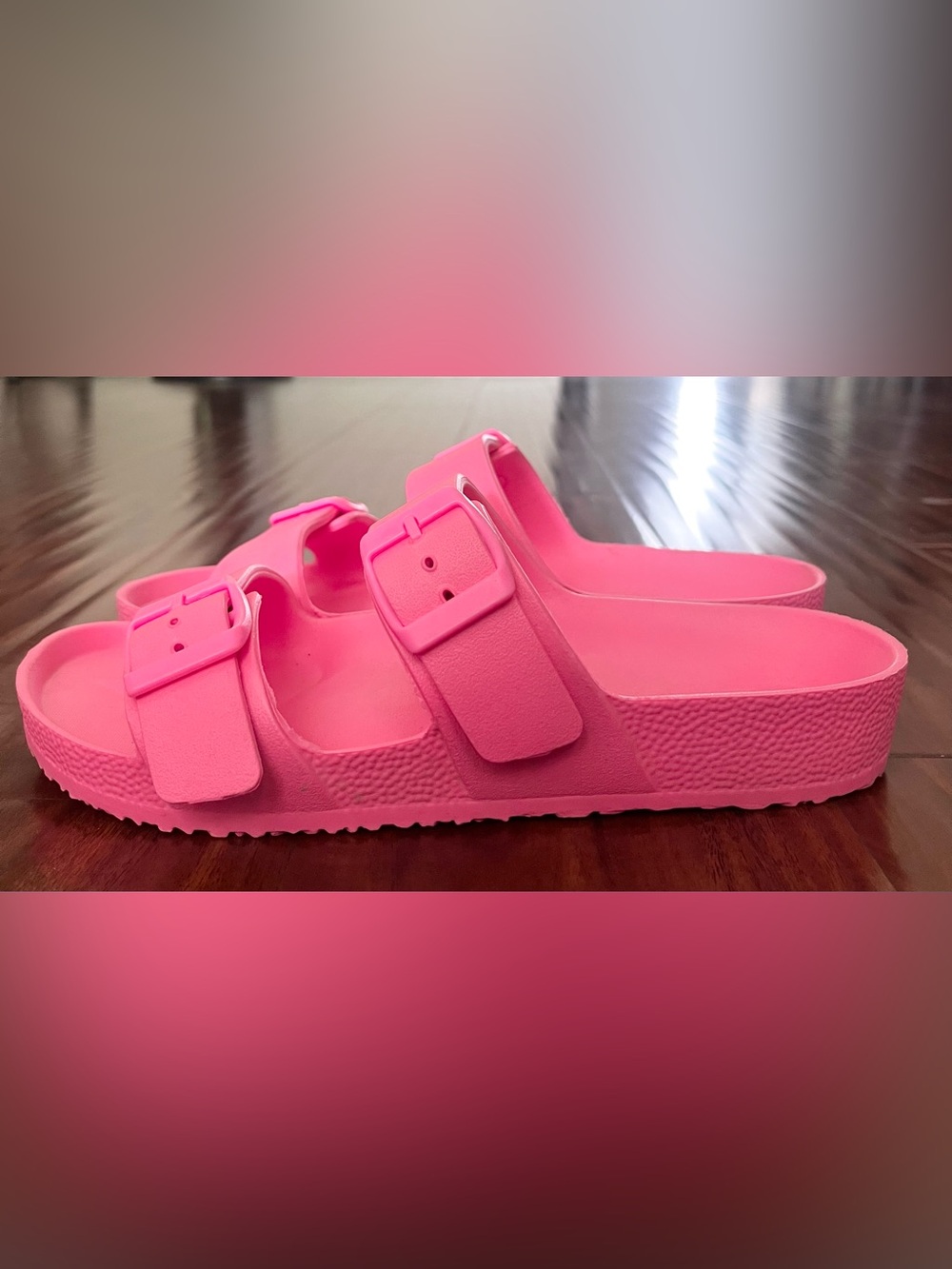 Women’s size 6 Adjustable Double-Buckle Slide Sandals in Bright Pink